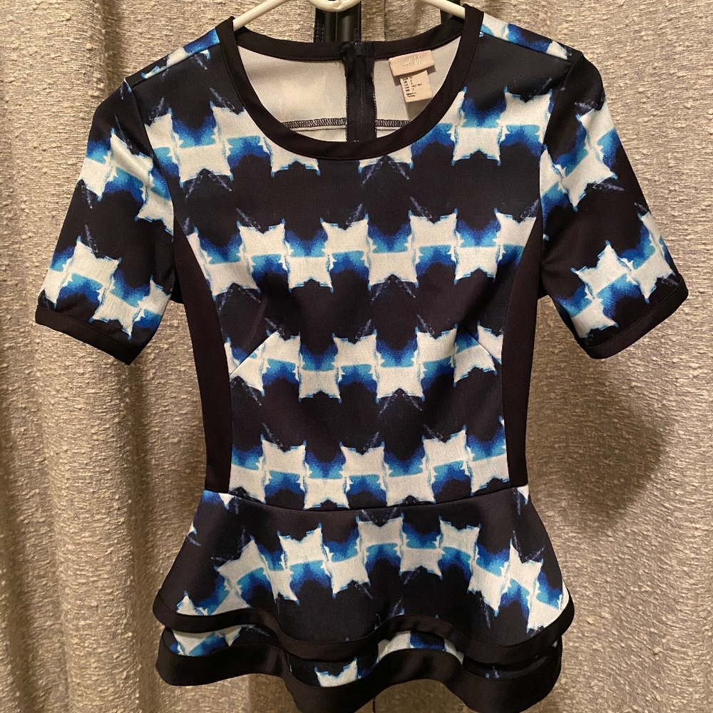 Blue black white print top